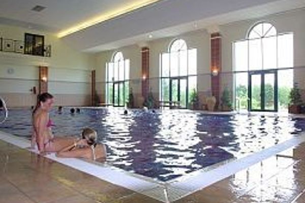Hotel The Vale Resort (Cardiff)